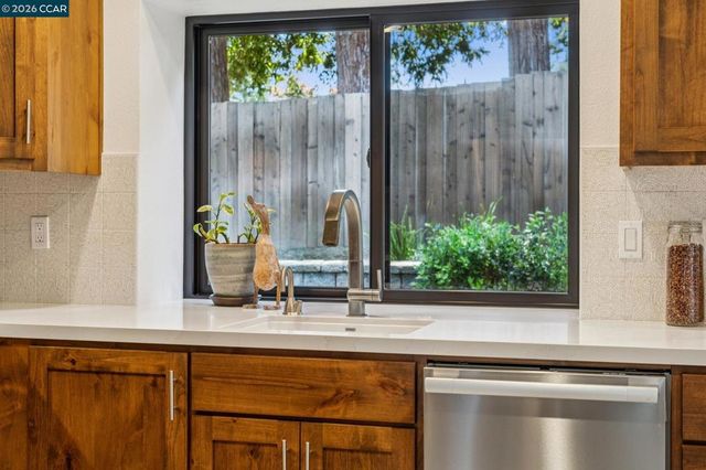 736 Twinview Pl, Pleasant Hill, CA 94523