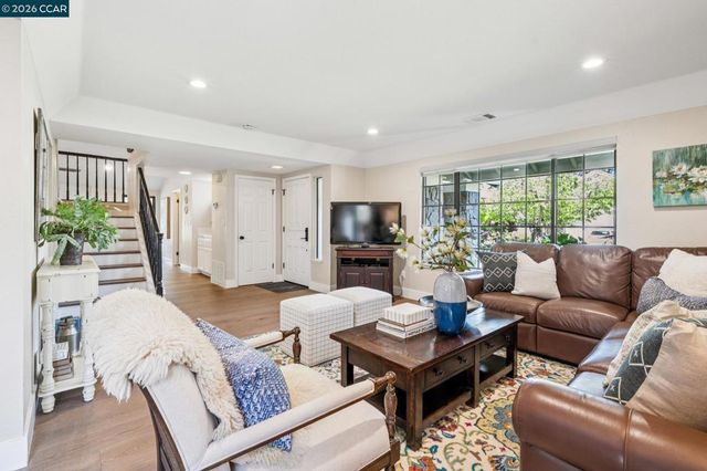 736 Twinview Pl, Pleasant Hill, CA 94523