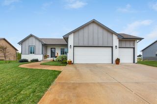 609 S Horseshoe Bnd, Maize, KS 67101