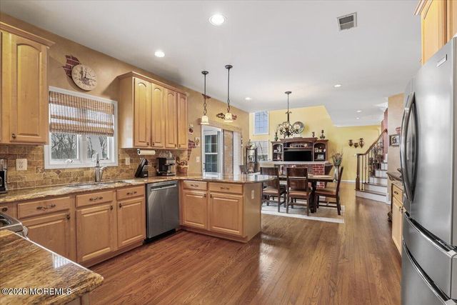 2 Red Oak Court, Monroe, NJ 08831