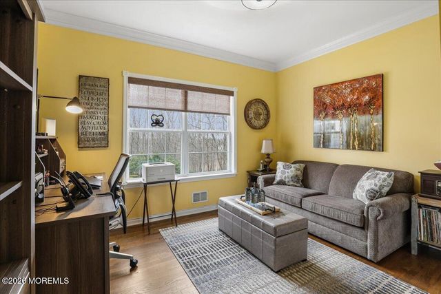 2 Red Oak Court, Monroe, NJ 08831