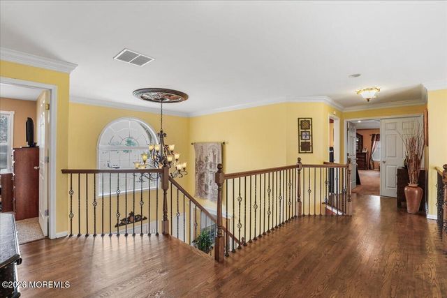 2 Red Oak Court, Monroe, NJ 08831