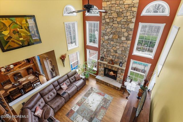 2 Red Oak Court, Monroe, NJ 08831