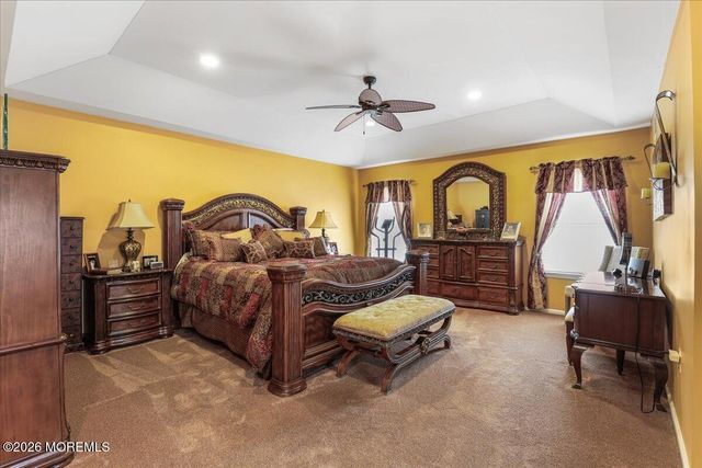 2 Red Oak Court, Monroe, NJ 08831