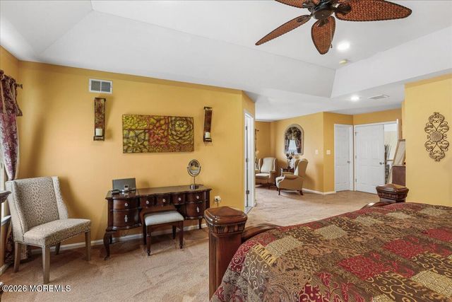 2 Red Oak Court, Monroe, NJ 08831