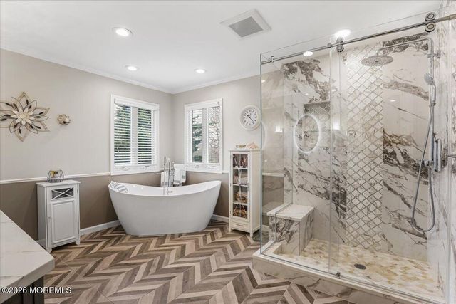 2 Red Oak Court, Monroe, NJ 08831