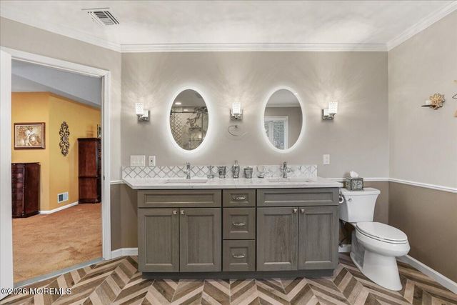 2 Red Oak Court, Monroe, NJ 08831