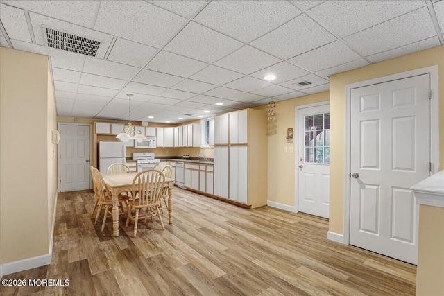 2 Red Oak Court, Monroe, NJ 08831