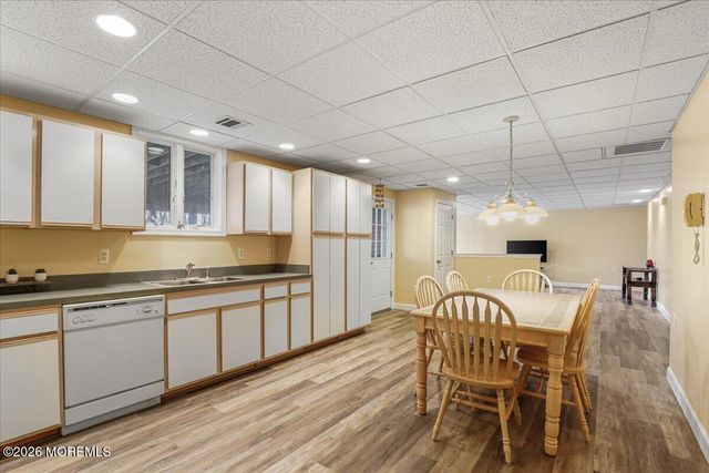 2 Red Oak Court, Monroe, NJ 08831