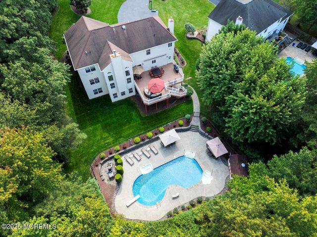 2 Red Oak Court, Monroe, NJ 08831