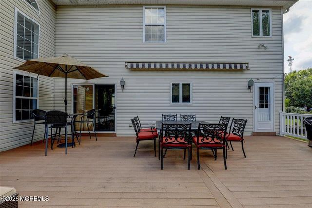 2 Red Oak Court, Monroe, NJ 08831