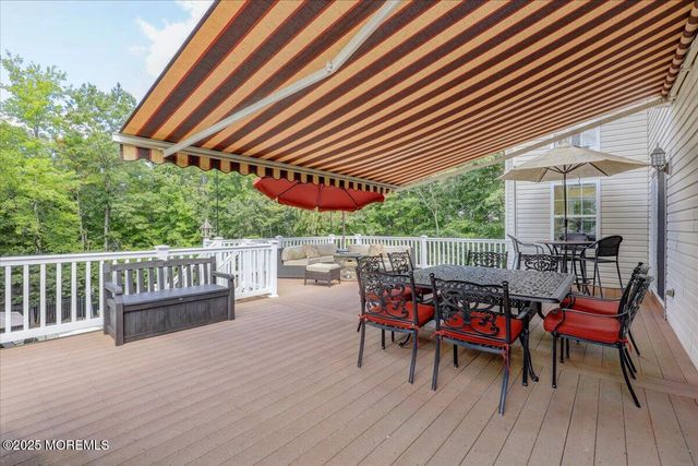 2 Red Oak Court, Monroe, NJ 08831