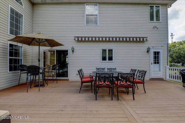 2 Red Oak Court, Monroe, NJ 08831