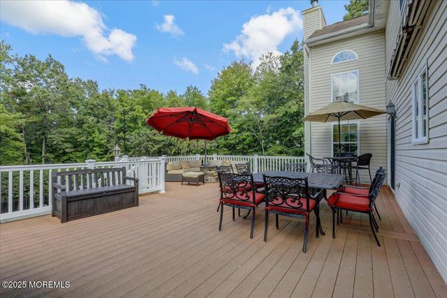 2 Red Oak Court, Monroe, NJ 08831