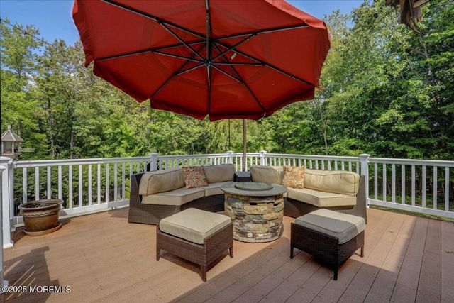 2 Red Oak Court, Monroe, NJ 08831