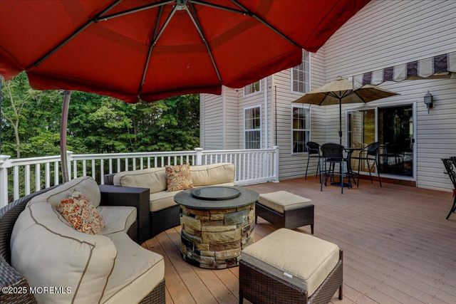 2 Red Oak Court, Monroe, NJ 08831