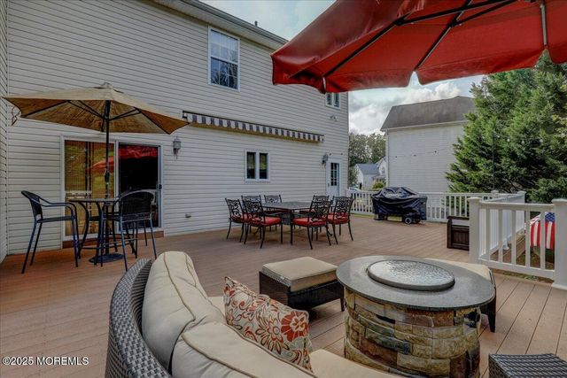 2 Red Oak Court, Monroe, NJ 08831