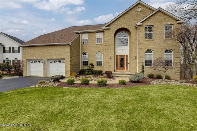 2 Red Oak Court, Monroe, NJ 08831