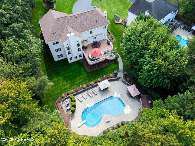2 Red Oak Court, Monroe, NJ 08831