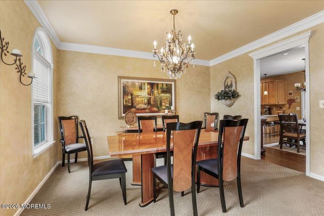 2 Red Oak Court, Monroe, NJ 08831