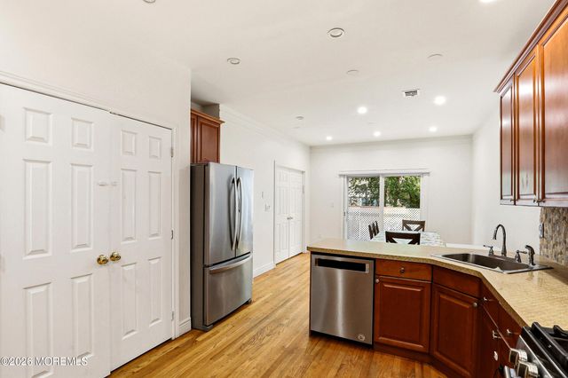 27 Windermere Street, Lakewood, NJ 08701