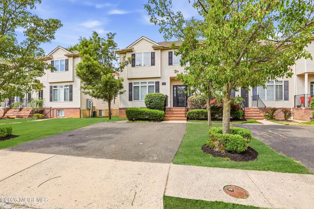 27 Windermere Street, Lakewood, NJ 08701