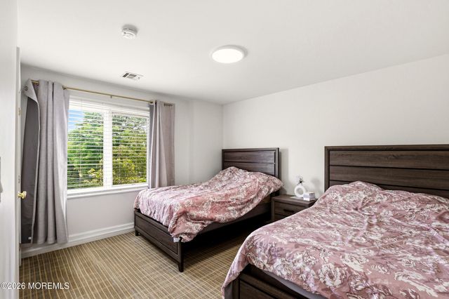 27 Windermere Street, Lakewood, NJ 08701