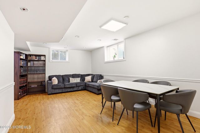 27 Windermere Street, Lakewood, NJ 08701