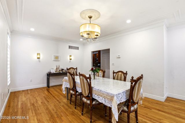 27 Windermere Street, Lakewood, NJ 08701
