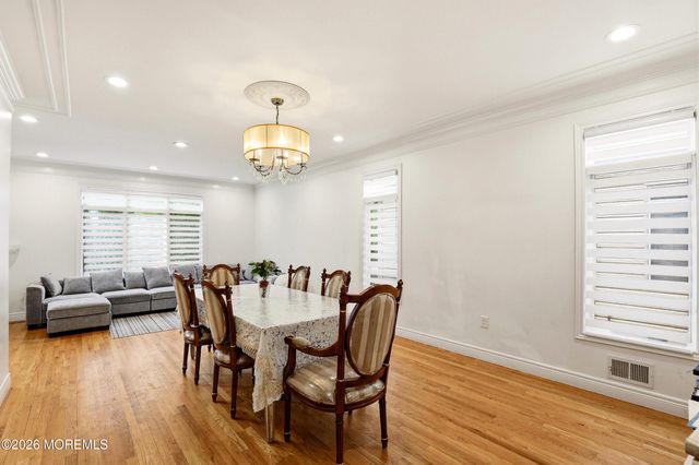27 Windermere Street, Lakewood, NJ 08701
