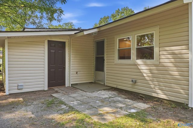 2111 NW Atkins Drive, Huntsville, AL 35810