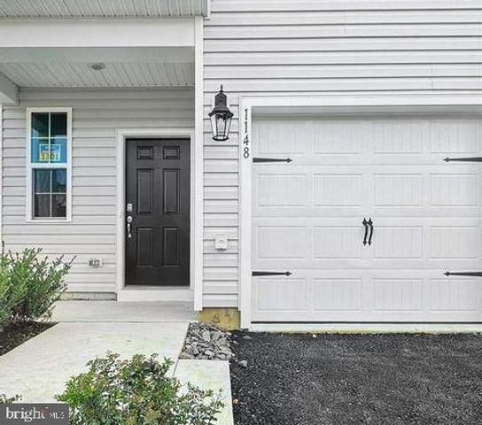 1181 MARTIN RD, Breinigsville, PA 18031