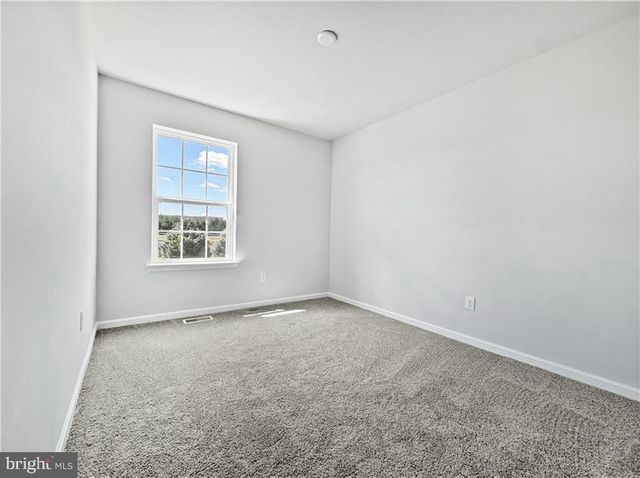 1181 MARTIN RD, Breinigsville, PA 18031