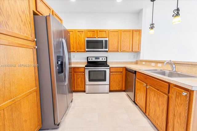 21007 NW 14 PL 351, Miami Gardens, FL 33169