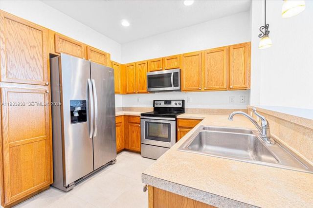 21007 NW 14 PL 351, Miami Gardens, FL 33169