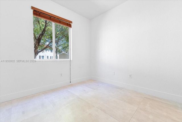 21007 NW 14 PL 351, Miami Gardens, FL 33169