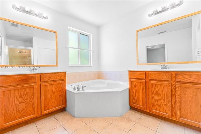 21007 NW 14 PL 351, Miami Gardens, FL 33169