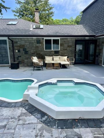 1 Ranch Court, Saddle Brook, NJ 07663