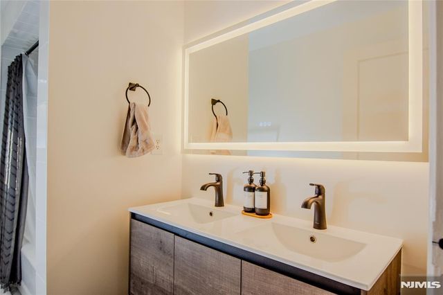 1 Ranch Court, Saddle Brook, NJ 07663