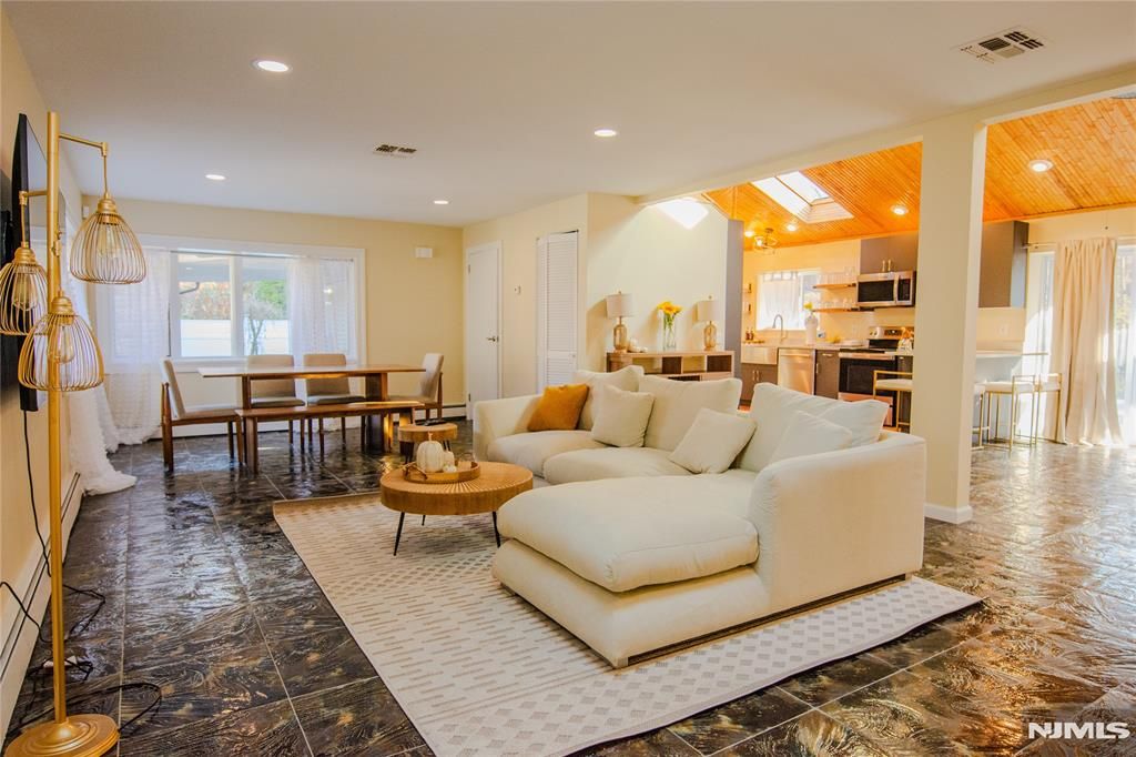 1 Ranch Court, Saddle Brook, NJ 07663