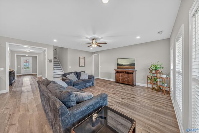 609 Magnolia Cove Lane, Hartselle, AL 35640