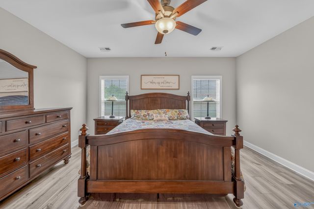 609 Magnolia Cove Lane, Hartselle, AL 35640