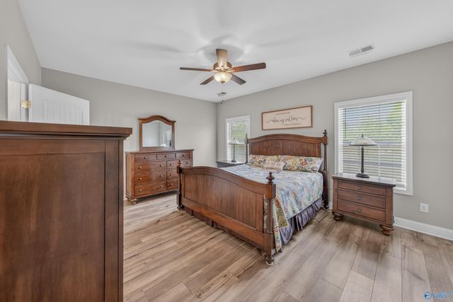 609 Magnolia Cove Lane, Hartselle, AL 35640