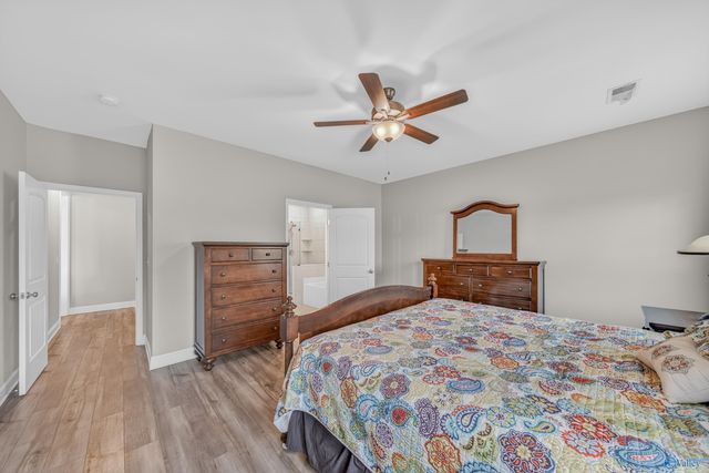 609 Magnolia Cove Lane, Hartselle, AL 35640