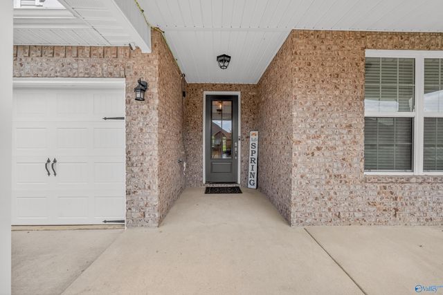 609 Magnolia Cove Lane, Hartselle, AL 35640
