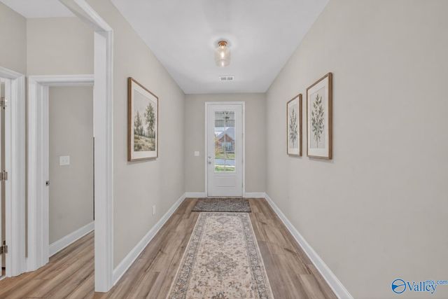 609 Magnolia Cove Lane, Hartselle, AL 35640