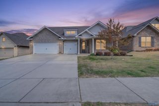 609 Magnolia Cove Lane, Hartselle, AL 35640