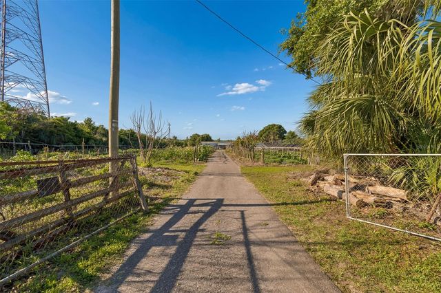 11101 SUMNER ROAD, Wimauma, FL 33598