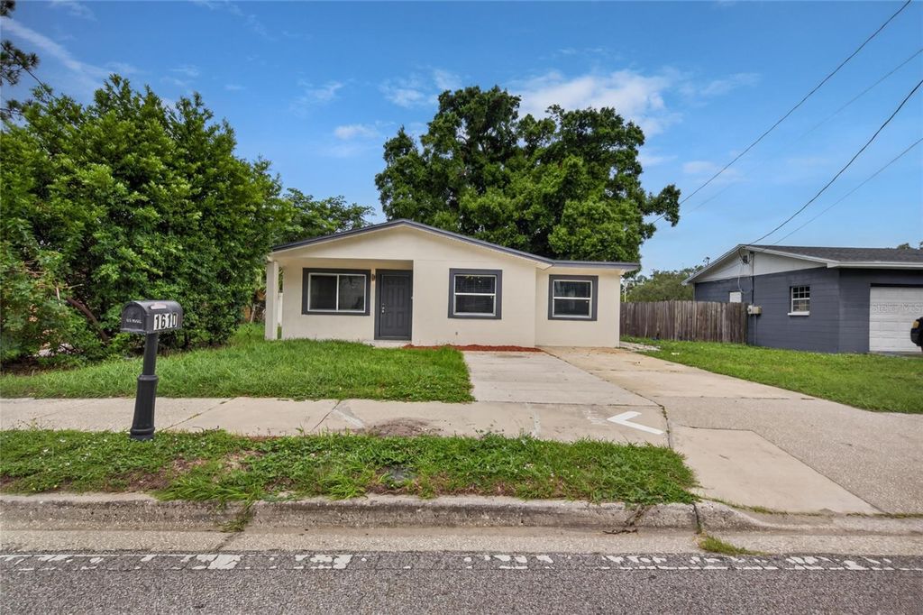 Image 2 of property listing at 1610 N LOIS AVENUE, Tampa, FL 33607