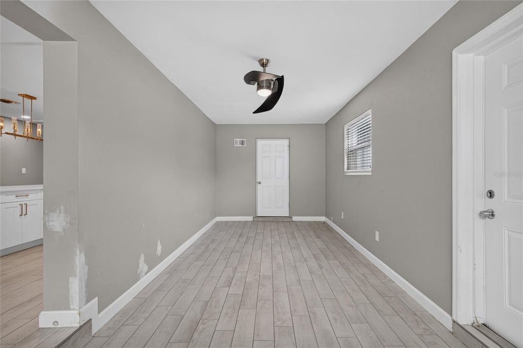 Image 15 of property listing at 1610 N LOIS AVENUE, Tampa, FL 33607